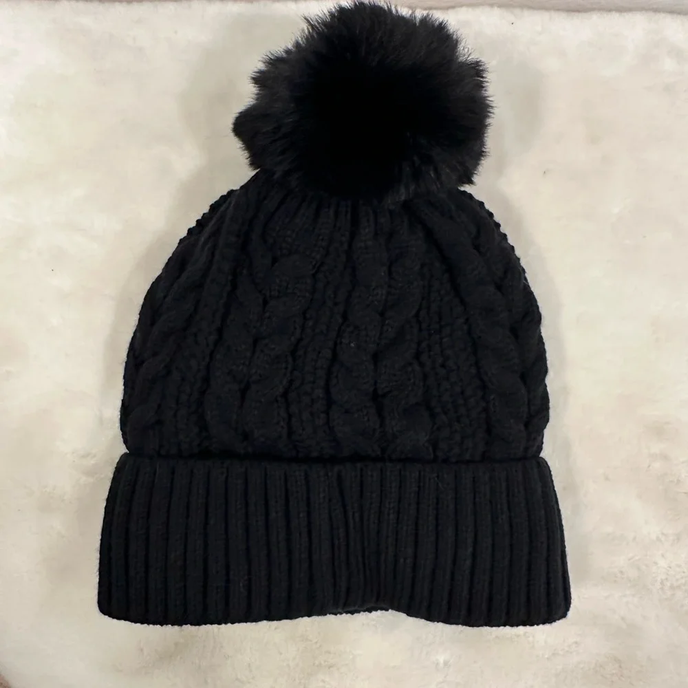 Women's Black Knit Beanie with Pom-Pom Detroit redwings glitter hat